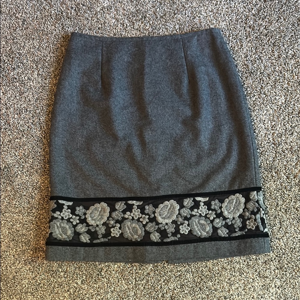 Tailor B. Moss Gray Embellished Pencil Skirt